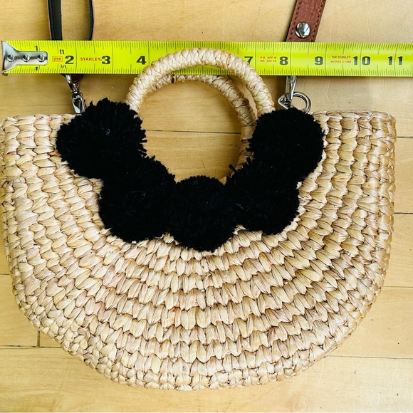 Seagrass and pom pom purse with strap - Picture 7 of 8